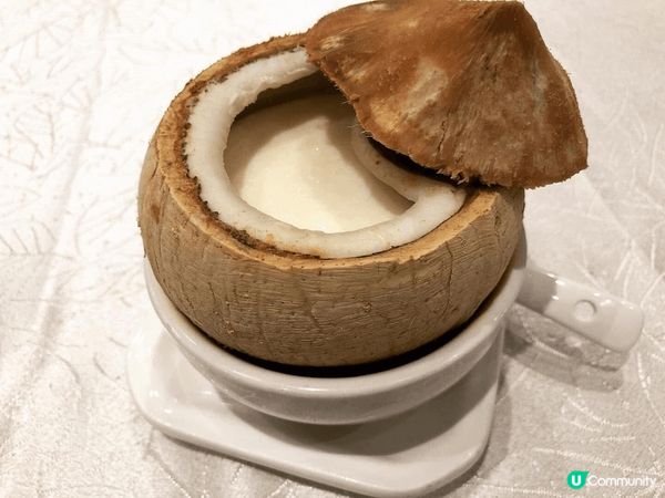 茶皇殿- 杏汁花膠灌湯餃夠誠意，椰皇雙皮奶熱辣辣惹味，其他點...