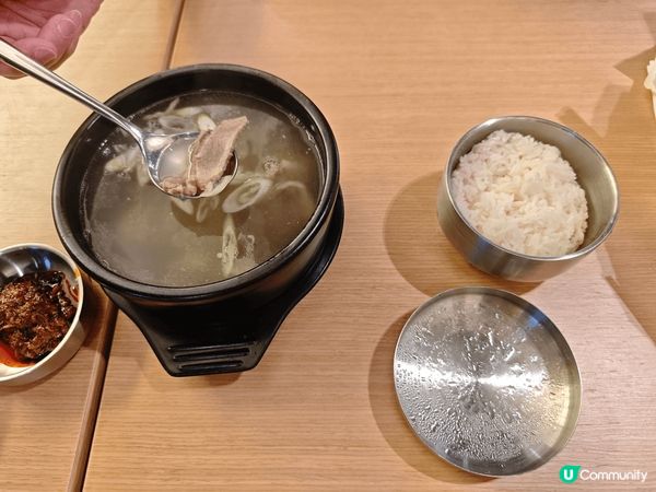 在深圳皇庭廣場的故鄉媽媽朝鮮族湯飯食的延安牛肉湯飯及人蔘雞湯...