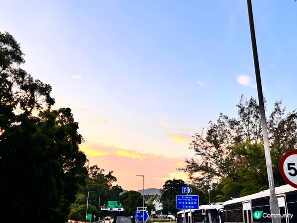 青衣青嶼幹線訪客中心及觀景台是欣賞日落的絕佳好地方。其位置位...