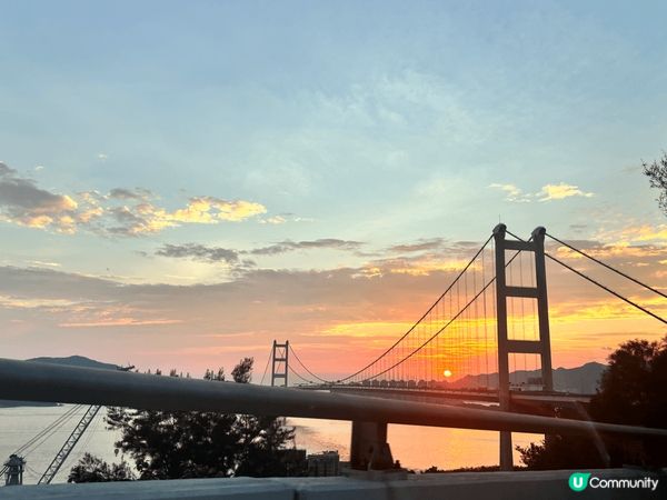 青衣青嶼幹線訪客中心及觀景台是欣賞日落的絕佳好地方。其位置位...