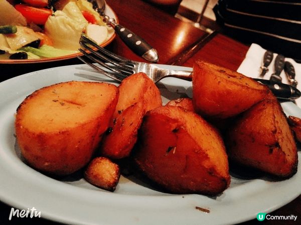The Salted Pig (蘇豪東B期) 西灣河。很方便...