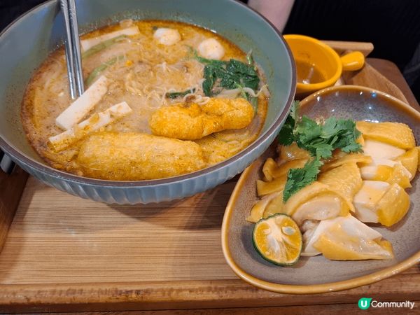 蘇山雞飯的海南雞飯真係好好食，雞肉鮮嫩兼大大碟，配合埋油飯，...