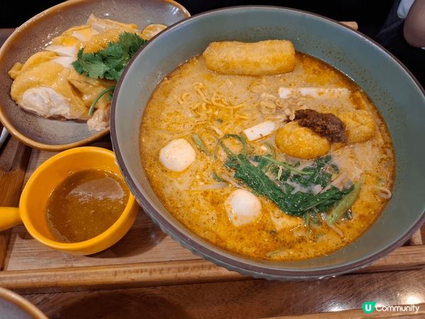 蘇山雞飯的海南雞飯真係好好食，雞肉鮮嫩兼大大碟，配合埋油飯，...