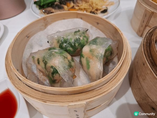 帝都酒店的國穗軒，價錢相宜， 點心食物質素唔差，最欣賞嘅係羅...