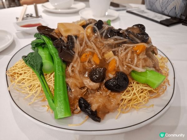 帝都酒店的國穗軒，價錢相宜， 點心食物質素唔差，最欣賞嘅係羅...