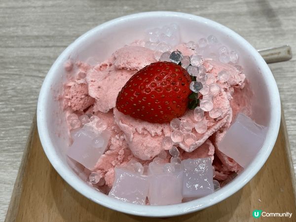 每次去聰嫂必吃「士多啤梨椰果西米冰」，酸酸甜甜好開胃，口感似...