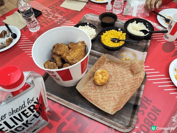 美國KFC同我哋平時食開嘅有啲唔同！🍗 經典炸雞，美國KFC...