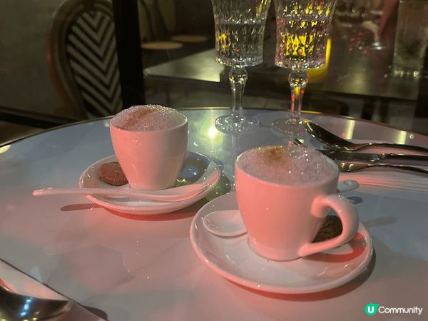 前排去左位於中環既Mojo Bistro同朋友慶生，試咗佢地...