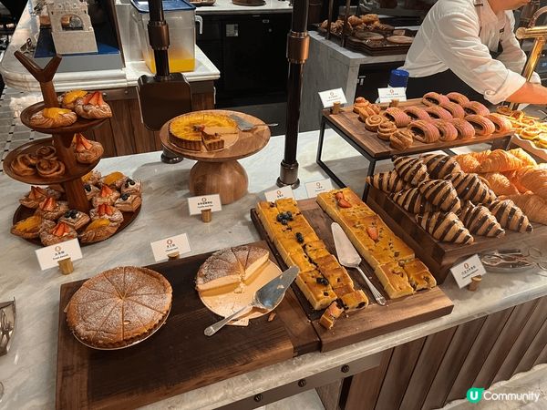 前排去澳門玩,去左位於倫敦人嘅邱吉爾餐廳食自助早餐｡雖然係早...