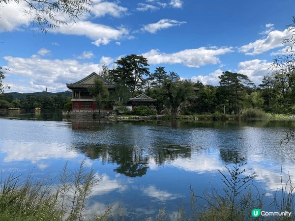 煙雨樓， 在湖邊，近看、遠觀都漂亮，晴天、雨天都值得一遊。