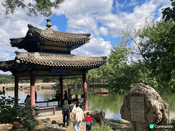 煙雨樓， 在湖邊，近看、遠觀都漂亮，晴天、雨天都值得一遊。