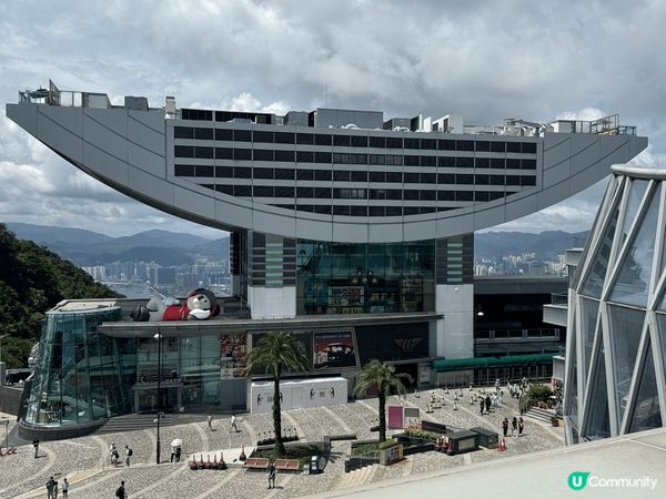 太平山頂是香港島最高山峰，可以俯瞰維多利亞港，夜景更加吸引。...