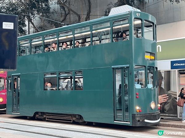 山頂遊，必定要搭纜車，嗰日天氣好好，成日景都好靚