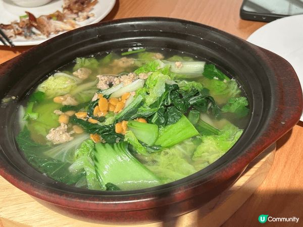 入秋又到行山季節，行完太累晚餐去附近新開潮州店，不收茶介，加...