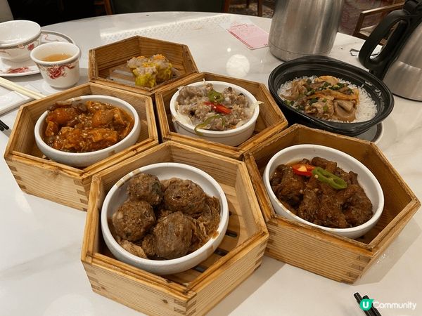 上圖分別是稻香茶居及將軍澳一帶。周末可以一早起來與另一半嘆個...