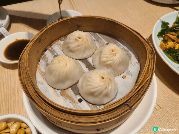 屯門市中心的翡翠拉麵小籠包，人人食物質數量高，樣樣都好吃，寶...