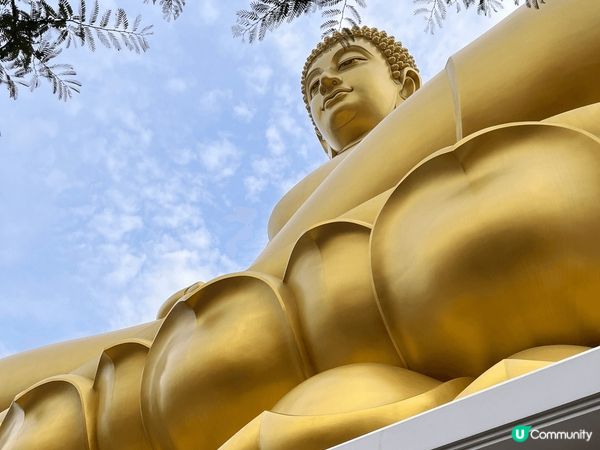 水門寺的超巨大的黃金佛像，走在曼谷街頭時常可以看見祂的身影，...