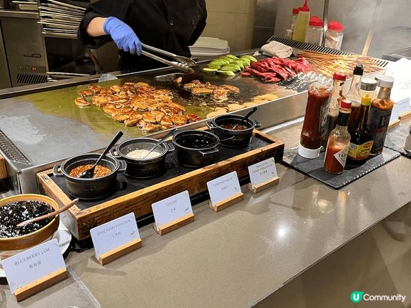 位於荃灣悅來酒店的「懷舊香港美食」自助餐，有氣氛。