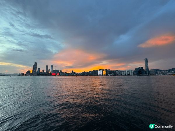 好多時打風前夕天空都好靚，所以手機儲儲埋埋唔少天空相，手機都...
