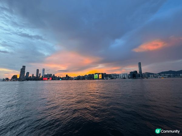 好多時打風前夕天空都好靚，所以手機儲儲埋埋唔少天空相，手機都...