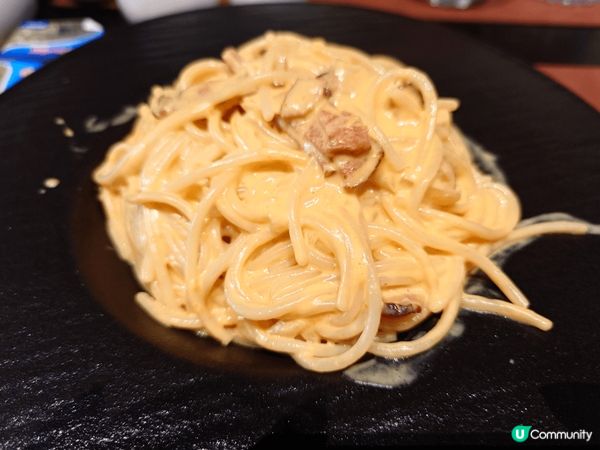 呢間餐廳叫葡，卡邦尼意粉好抵食，$68套餐，包左磨菇湯，份量...