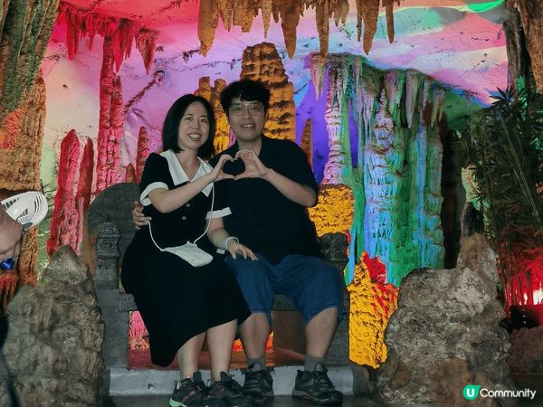 聚龍潭唔止係大自然嘅鬼斧神工，更係一個彷如穿梭銀河嘅夢幻秘境...