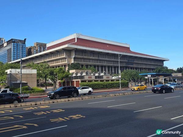 旅行台灣時到達台北車站的打卡相，每次經過無論早上或晚上都忍不...