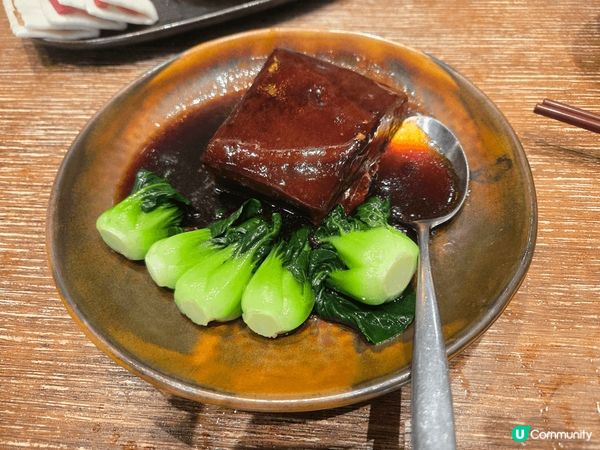 蜜汁火方，高力豆沙，東坡肉，好吃到不得了。次次都會品嚐，百吃...