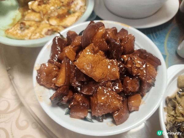 這間美食在葵芳廣場茶餐廳，美食多元化經濟實惠，不妨試一試。