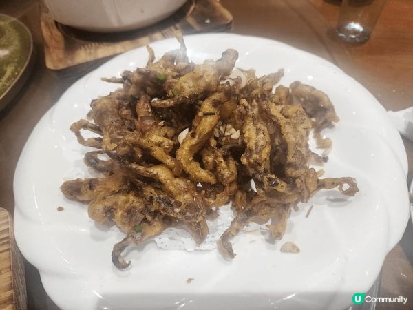 這間美食在葵芳廣場茶餐廳，美食多元化經濟實惠，不妨試一試。