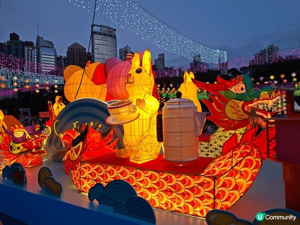 ✨今天(7/10/25)追月黎到維園的中秋彩燈會，我地大約黃...