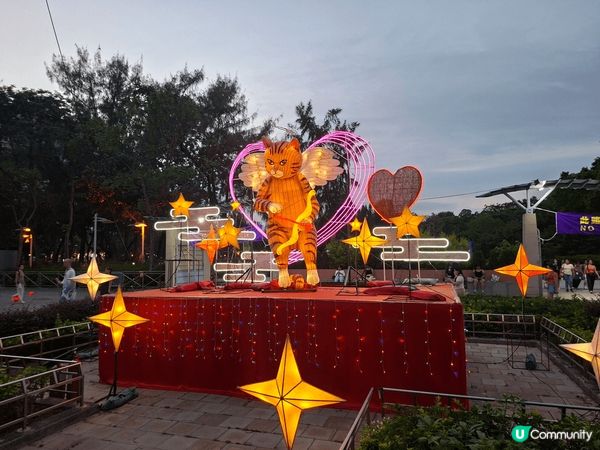 ✨今天(7/10/25)追月黎到維園的中秋彩燈會，我地大約黃...