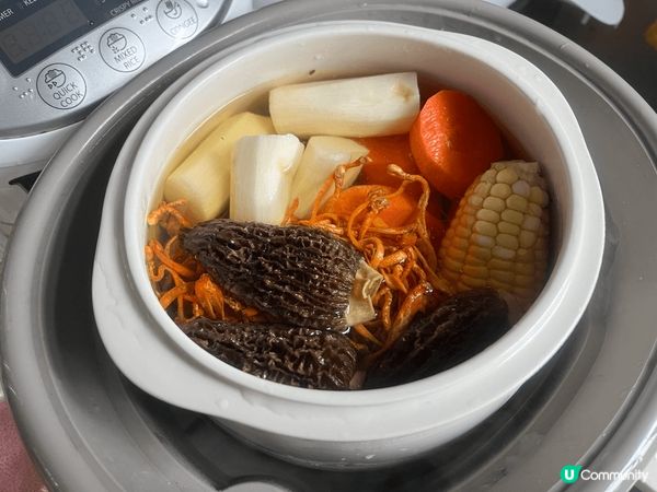 有羊肚菌淮山，粟米紅蘿蔔這個配搭經常飲對皮膚好血氣好。養生湯...