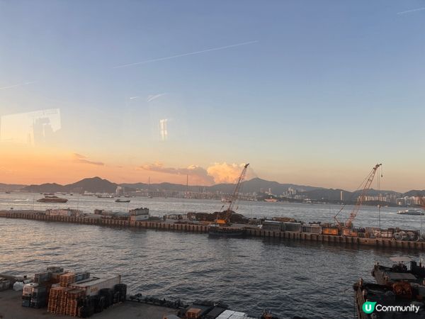 週末到堅尼地城加多近街海濱長廊吹著海風，欣賞日落，只要有咗P...