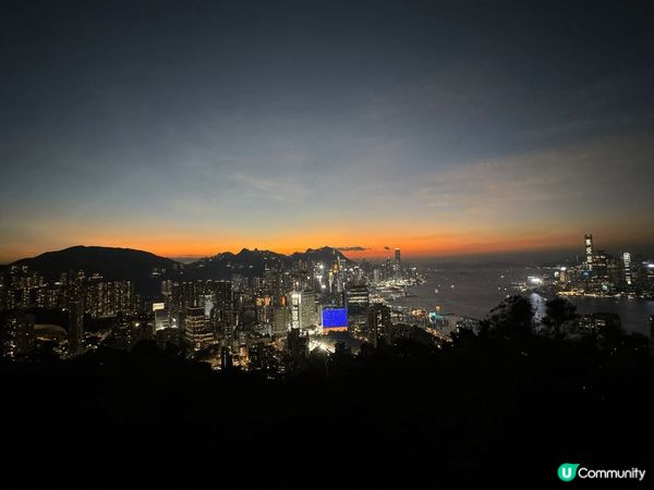 行山剛剛日落，影到太陽西下同時，仲可以影到月亮，太幸運了！