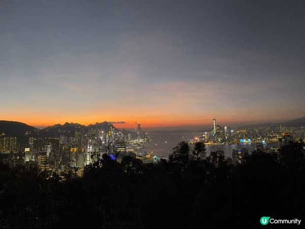 行山剛剛日落，影到太陽西下同時，仲可以影到月亮，太幸運了！