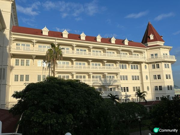 一定係香港迪士尼樂園酒店🏨因為好靚，而且又近海邊，可以吹下海...