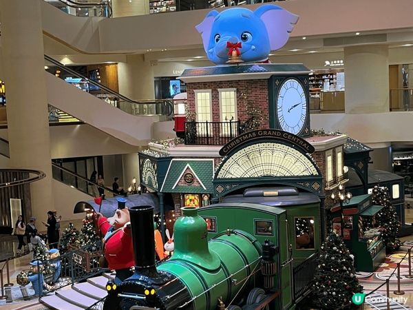 聖誕列車即將出發，還沒上車的旅客請盡快上車🚂🎄🏠嘟嘟～～...