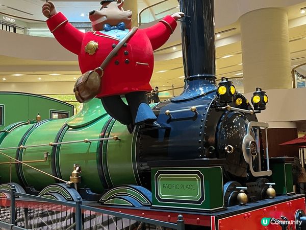 聖誕列車即將出發，還沒上車的旅客請盡快上車🚂🎄🏠嘟嘟～～...