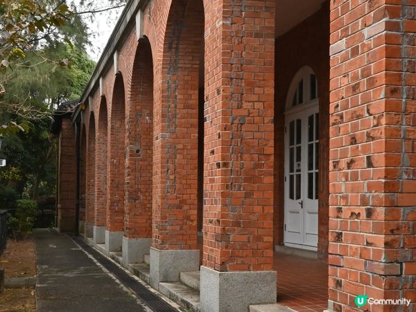 紅磚古堡探險記！🏰🌳