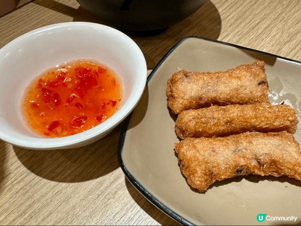 我介紹呢間專門食酸菜魚嘅店舖，佢位於馬鞍山新港城嘅「小娘酸菜...