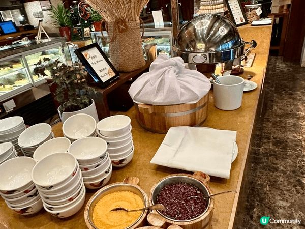 我去過尖沙咀嘅Hyatt酒店享用過自助餐, 佢性價比高, 除...