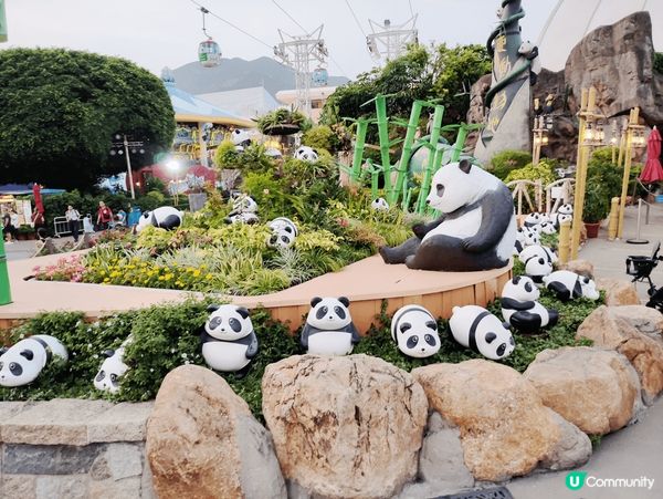 海洋公園內景點有大熱熊貓館、Disneyland小王子、懷舊...