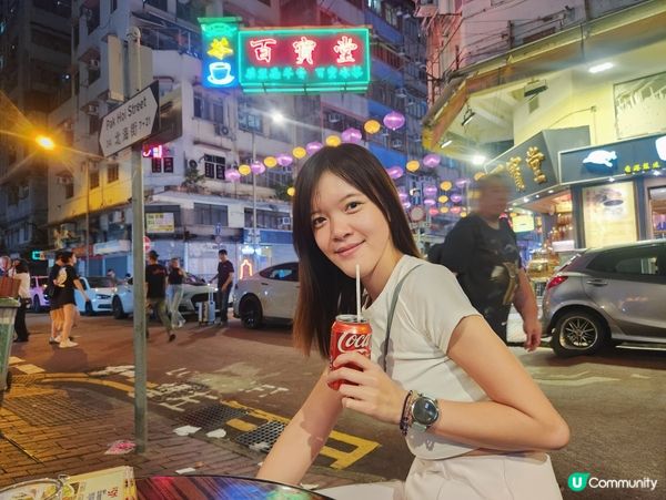 ## 香港大排檔體驗 🥢🚗