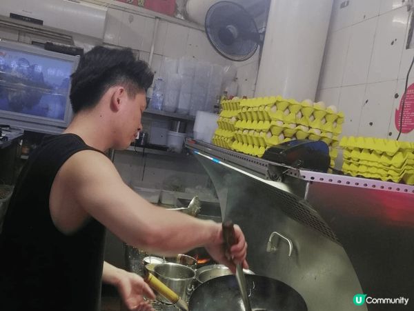 珠海 夏灣市場匯聚了天南地北不同的美食, 這裡雖然嘈雜但百一...