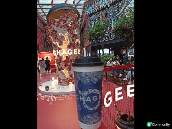 霸王茶姬：香港店，在K11的新康，提供20款口味，款式包括招...