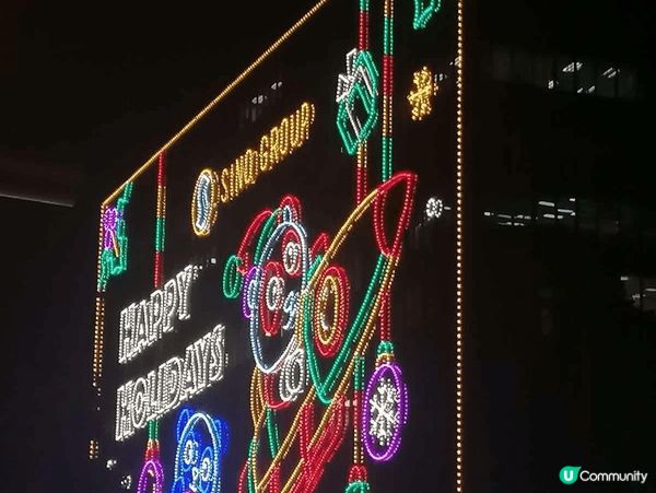 新年去尖沙咀睇燈飾，天氣雖然寒冷，但見到燦爛的夜燈燃起我的一...