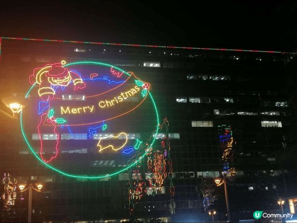 新年去尖沙咀睇燈飾，天氣雖然寒冷，但見到燦爛的夜燈燃起我的一...