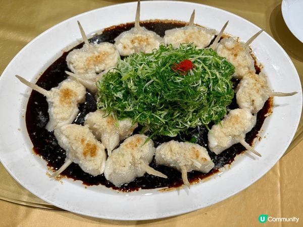 早前和親友在「東煮友喜」私房菜享受美食，品嚐了鮑魚、蟹羹、龍...