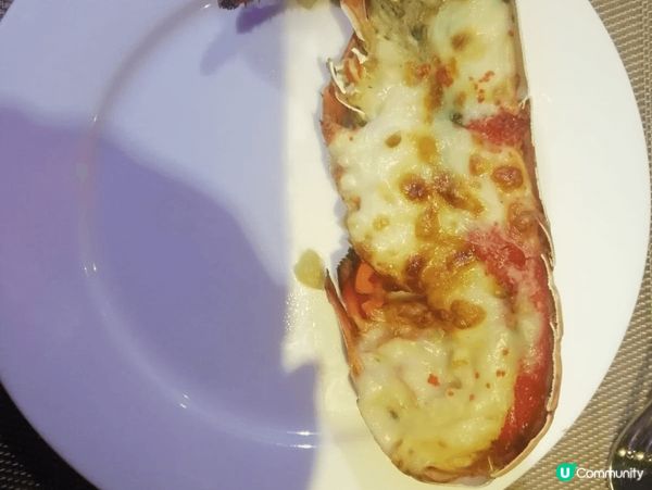 去美麗華酒店食自助餐，有龍蝦，長腳蟹，蟹腳，非常豐富及新鲜，...